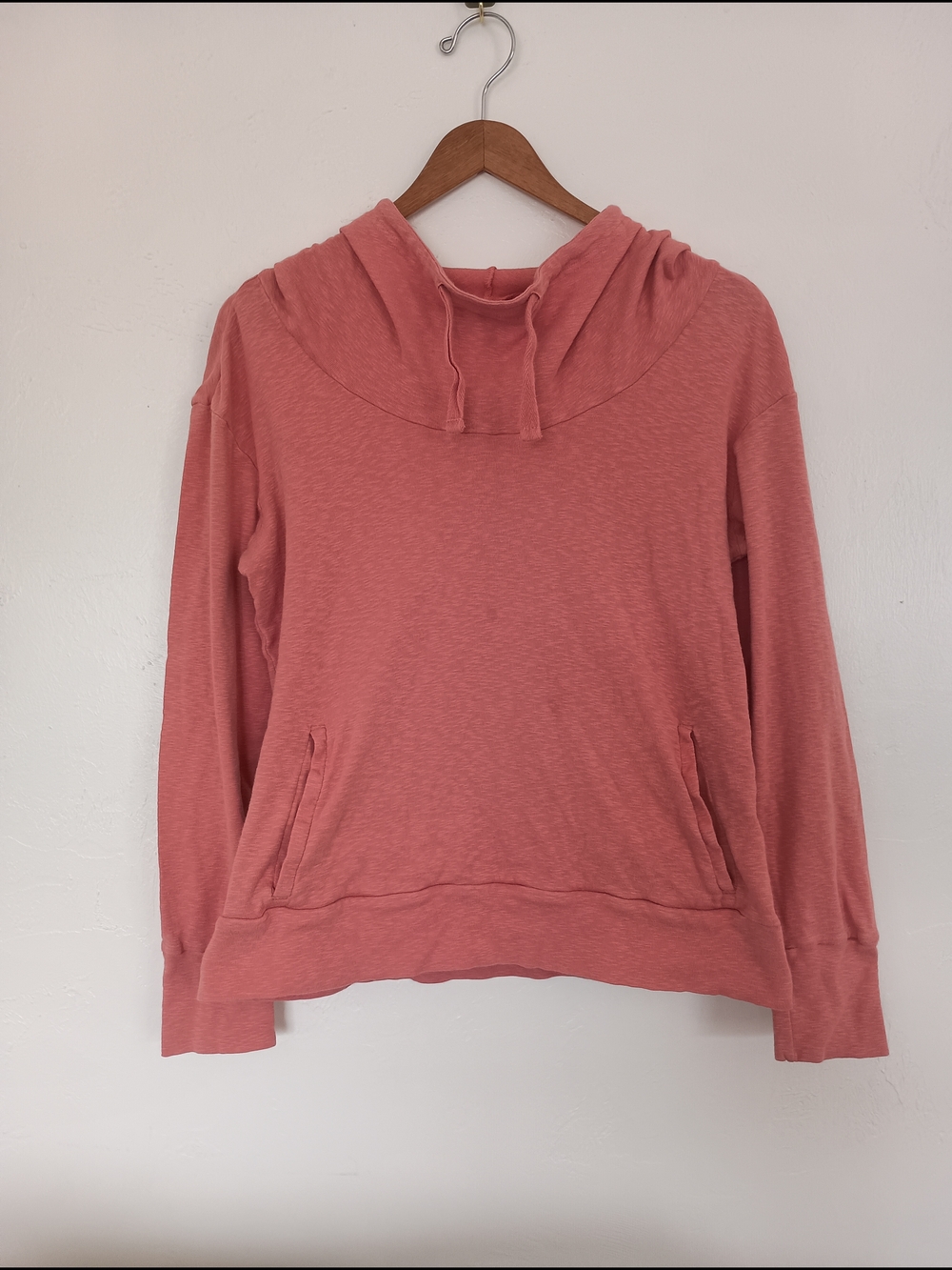 Columbia 100% Cotton Pullover Hoodie Women’s M Hooded Pockets Logo Knit pink